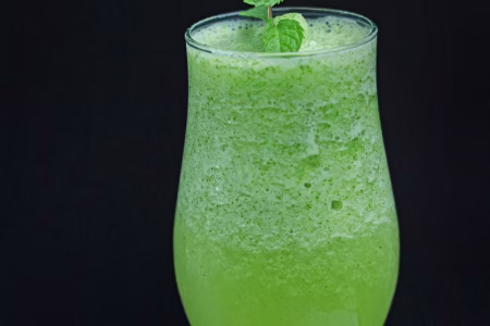 Recettes de smoothies détox pour l'été 2026